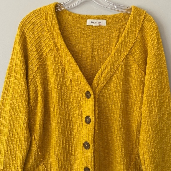 Two by Vince Camuto Long Sleeve Button Up Boxy Front Cardigan - Picture 3 of 5